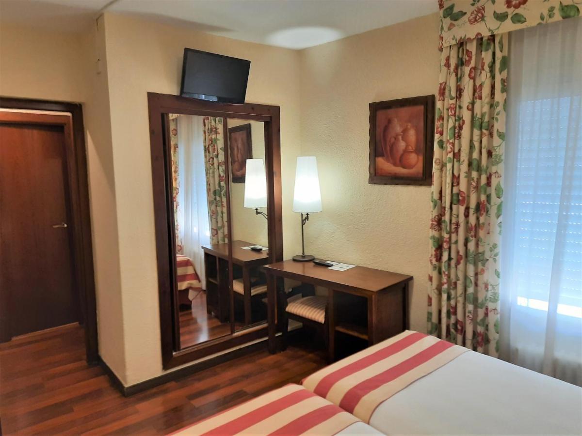 Hotel Urogallo Vielha Room photo