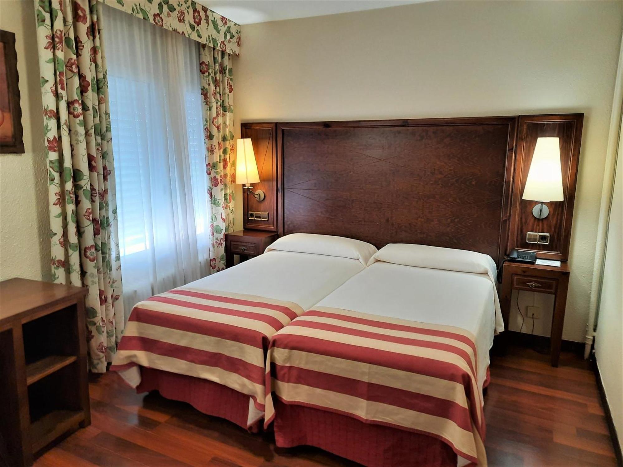 Hotel Urogallo Vielha Room photo